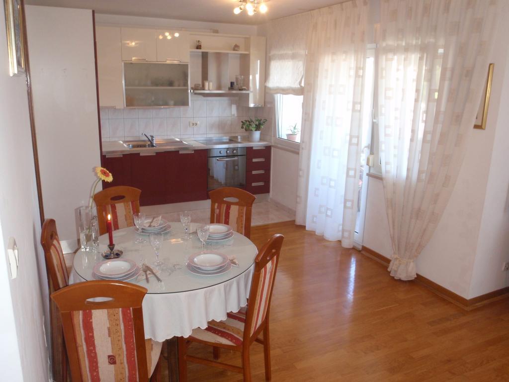 Apartment Mara Спліт Екстер'єр фото