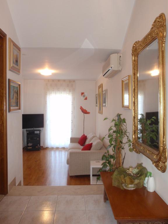Apartment Mara Спліт Екстер'єр фото