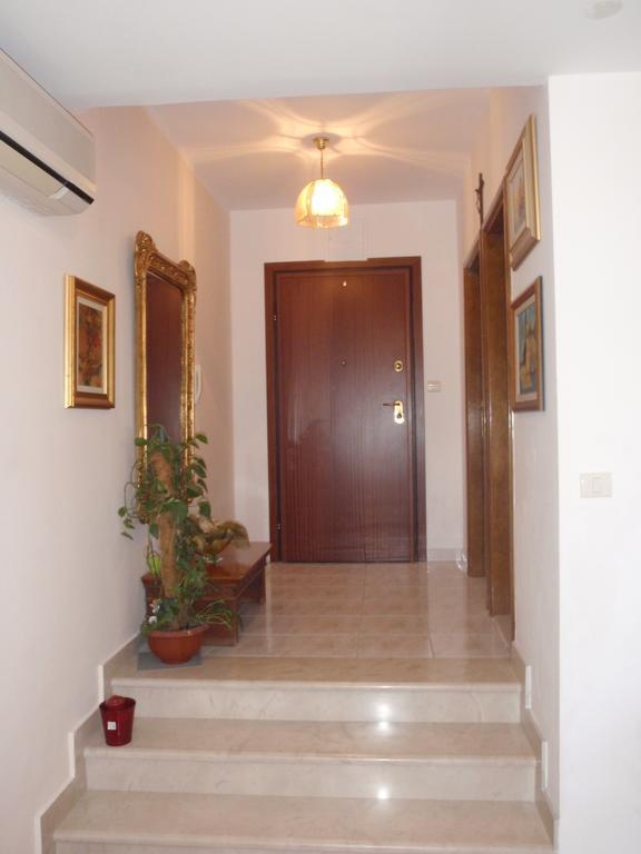Apartment Mara Спліт Екстер'єр фото